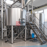 Prodej pivovarského zařízení s kapacitou 1000 l přizpůsobeného průmyslovému pivovaru
